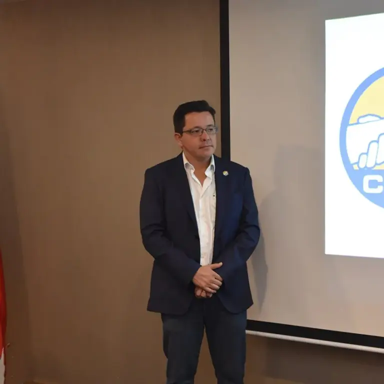 Desayuno-Conversatorio con Presidenciable Julio Héctor Estrada
