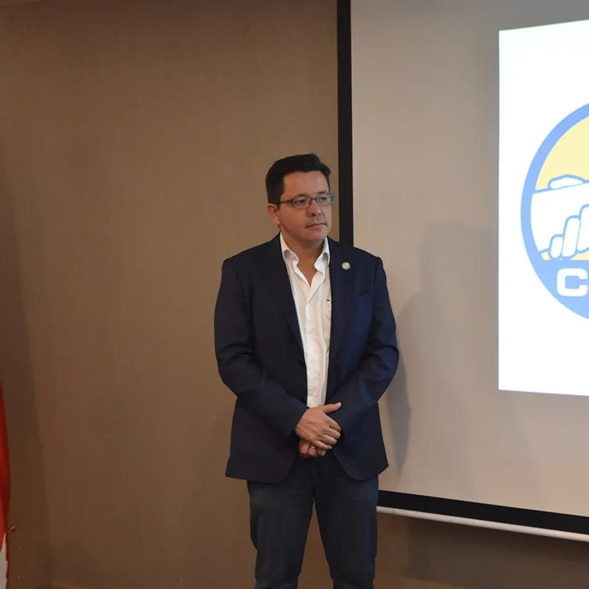 Desayuno-Conversatorio con Presidenciable Julio Héctor Estrada